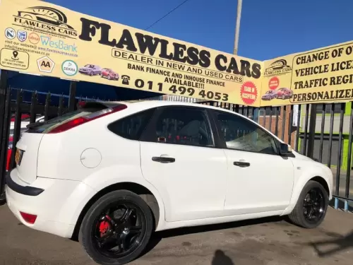 2009-Ford-Focus-16-Ambiente (1)