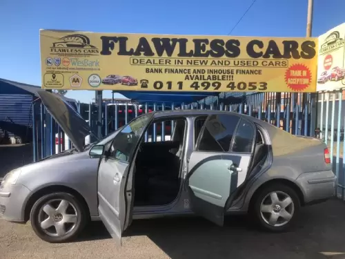 2009-Volkswagen-Polo-Classic-16-Comfortline (10)