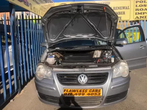2009-Volkswagen-Polo-Classic-16-Comfortline (11)