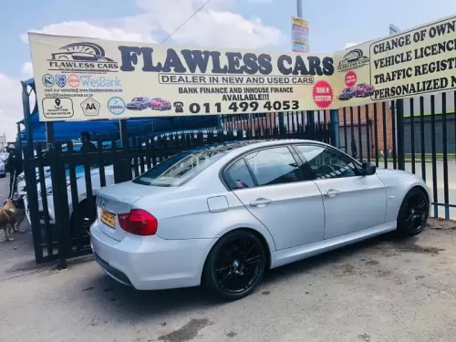 2010-BMW-3-Series-320i-Exclusive (10)