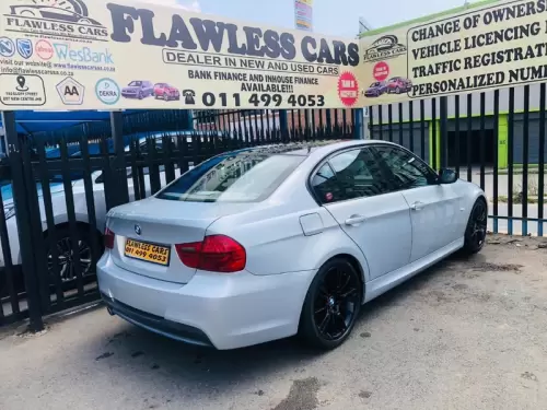 2010-BMW-3-Series-320i-Exclusive (12)
