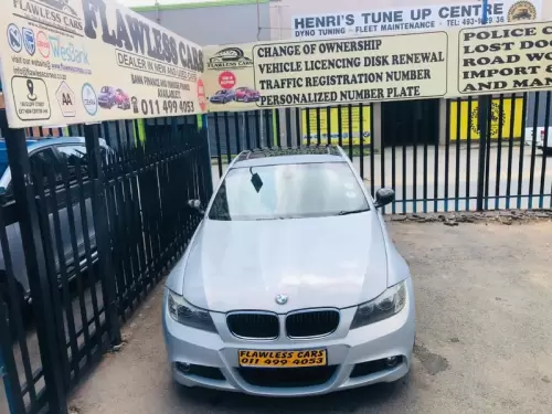 2010-BMW-3-Series-320i-Exclusive (2)