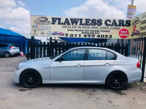 2010-BMW-3-Series-320i-Exclusive (8)