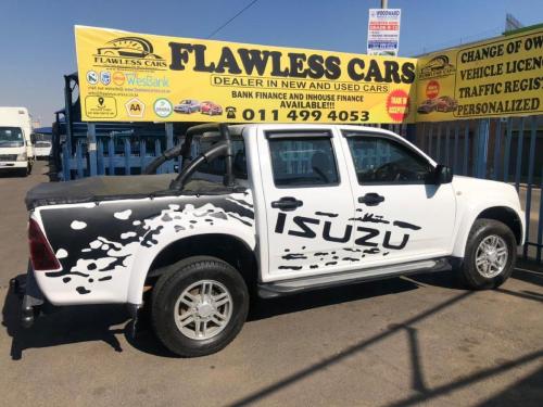 2010-Isuzu-KB-240-LE_3