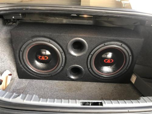 2011-BMW-3-Series-320i-Exclusive-Auto_6