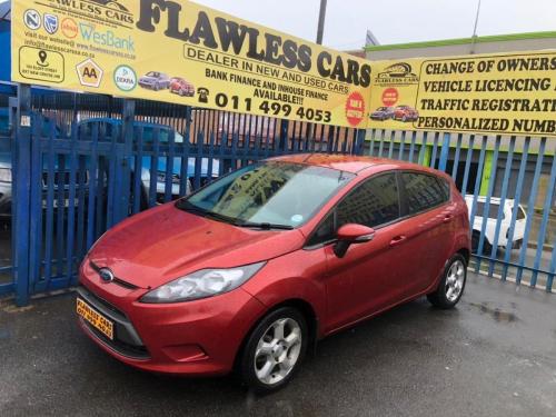 2011-Ford-Fiesta-16-Ambiente_1