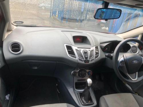 2011-Ford-Fiesta-16-Ambiente_13