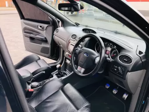2011-Ford-Focus-25-ST-5-dr (13)