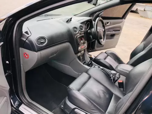 2011-Ford-Focus-25-ST-5-dr (14)