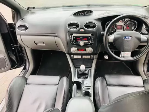 2011-Ford-Focus-25-ST-5-dr (16)
