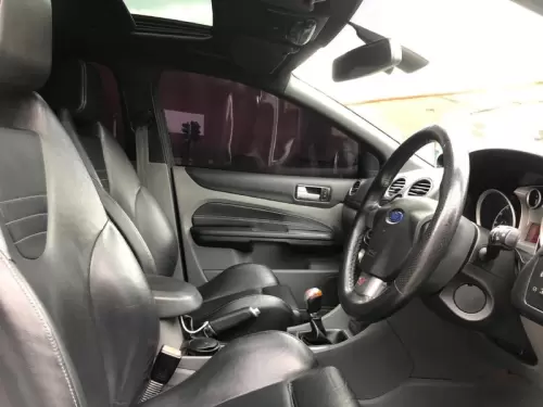 2011-Ford-Focus-25-ST-5-dr (18)