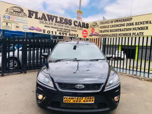2011-Ford-Focus-25-ST-5-dr (9)