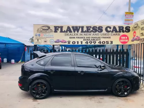 2011-Ford-Focus-25-ST-5-dr