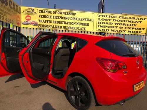 2011-Opel-Astra-14T-Enjoy-5-dr_1