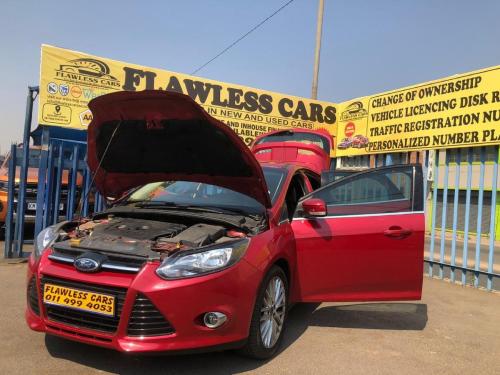 2012-Ford-Focus-20-GDi-Trend_5