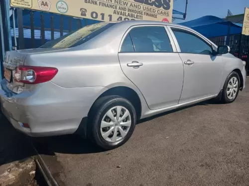 2012-Toyota-Corolla-16-Professional (2)
