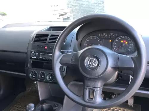 2012-Volkswagen-Polo-Vivo-14-Trendline-5-dr (13)