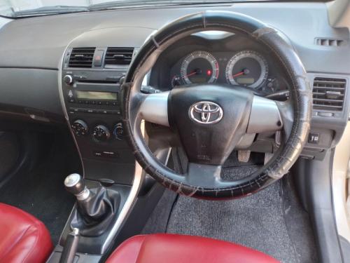 2013-Toyota-Corolla-16-Professional (12)