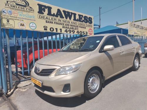 2013-Toyota-Corolla-16-Professional (5)