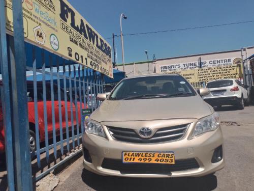 2013-Toyota-Corolla-16-Professional (6)