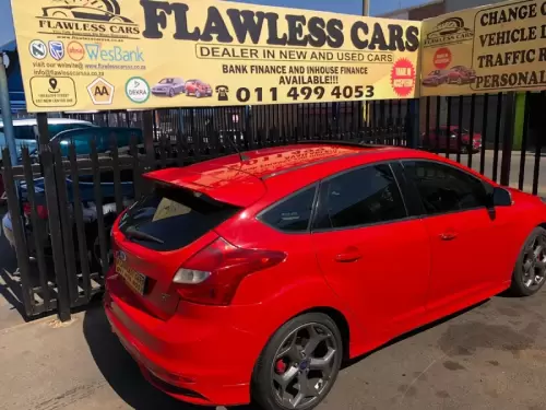 2014-Ford-Focus-20-GTDi-ST3-5-dr (16)