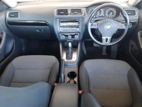 2014-Volkswagen-Jetta-VI-14-TSI-Comfortline-Auto (17)