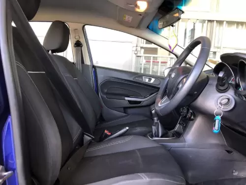 2015-Ford-Fiesta-10-EcoBoost-Trend-5-dr (14)
