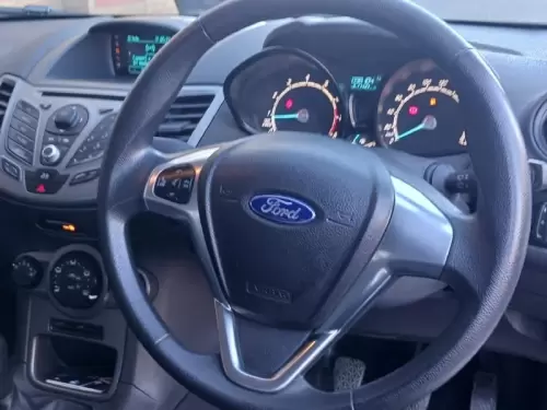 2015-Ford-Fiesta-14-Trend-5-dr (17)