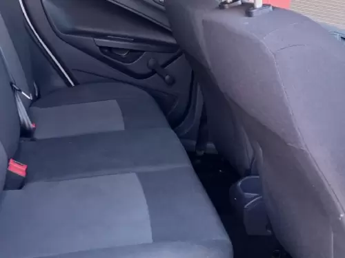 2015-Ford-Fiesta-14-Trend-5-dr (18)