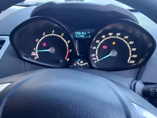 2015-Ford-Fiesta-14-Trend-5-dr (23)