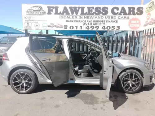 2015-Volkswagen-Golf-VII-14-TSI-Comfortline-Auto (3)