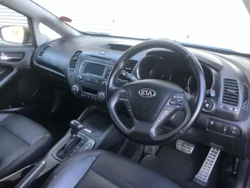 2016-Kia-Cerato-20-SX-Auto-5-dr (9)