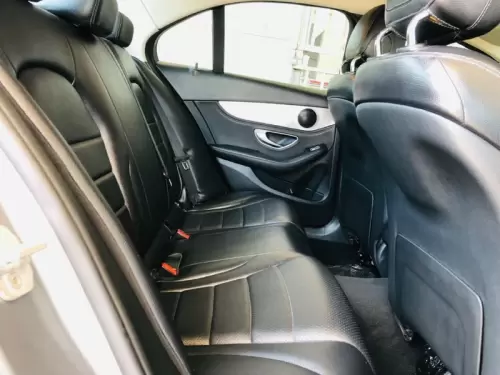 2016-Mercedes-Benz-C-Class-C-200-Auto (16)
