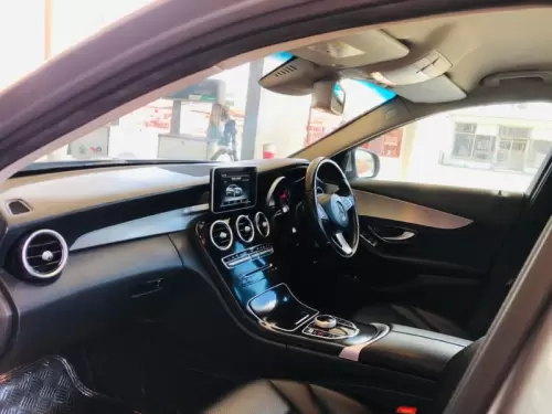 2016-Mercedes-Benz-C-Class-C-200-Auto (22)
