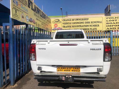 2017-Toyota-Hilux-20-VVTi-Single-Cab (2)