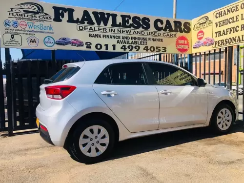 2018-Kia-Rio-12-5-dr (7)